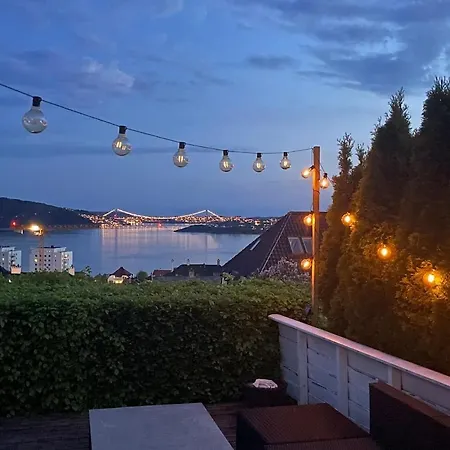 Panoramic Views And Garden! Leilighet *