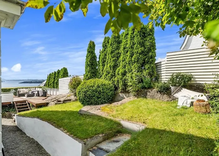Panoramic Views And Garden! 公寓
